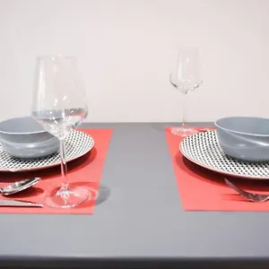 Center 14 - Way Apartment
